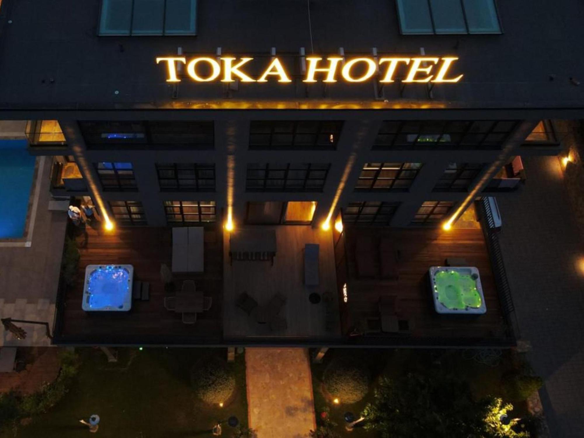 Toka Hotel Restaurant Udenisht Exteriör bild