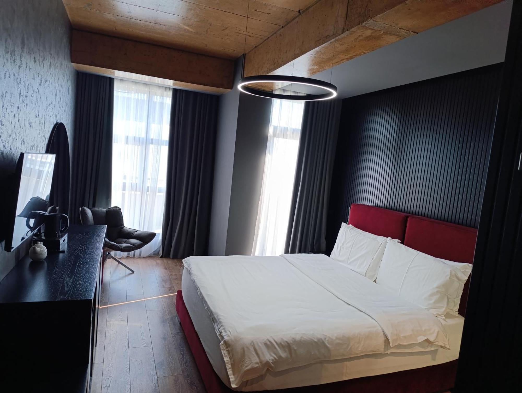 Toka Hotel Restaurant Udenisht Exteriör bild
