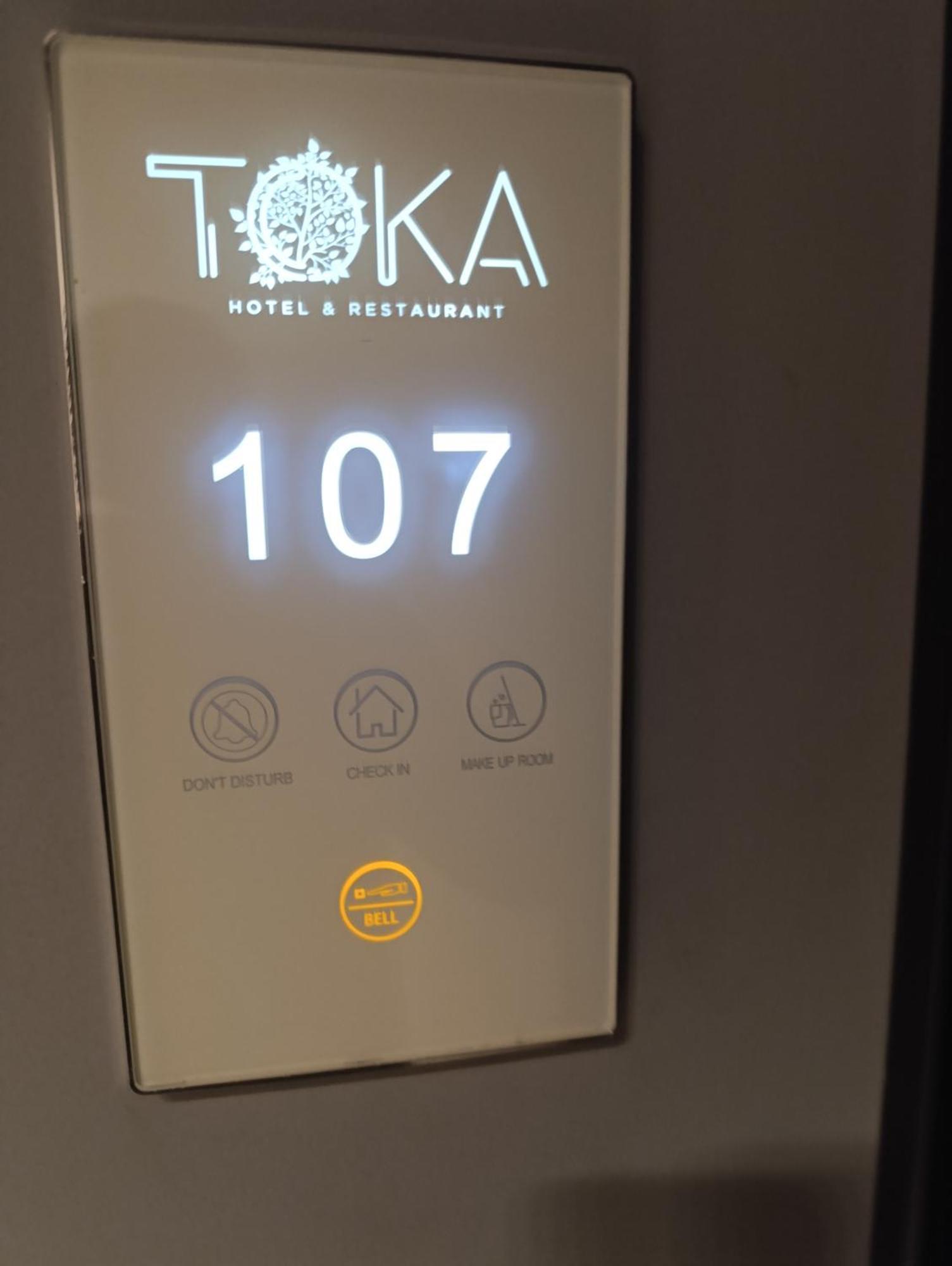 Toka Hotel Restaurant Udenisht Exteriör bild
