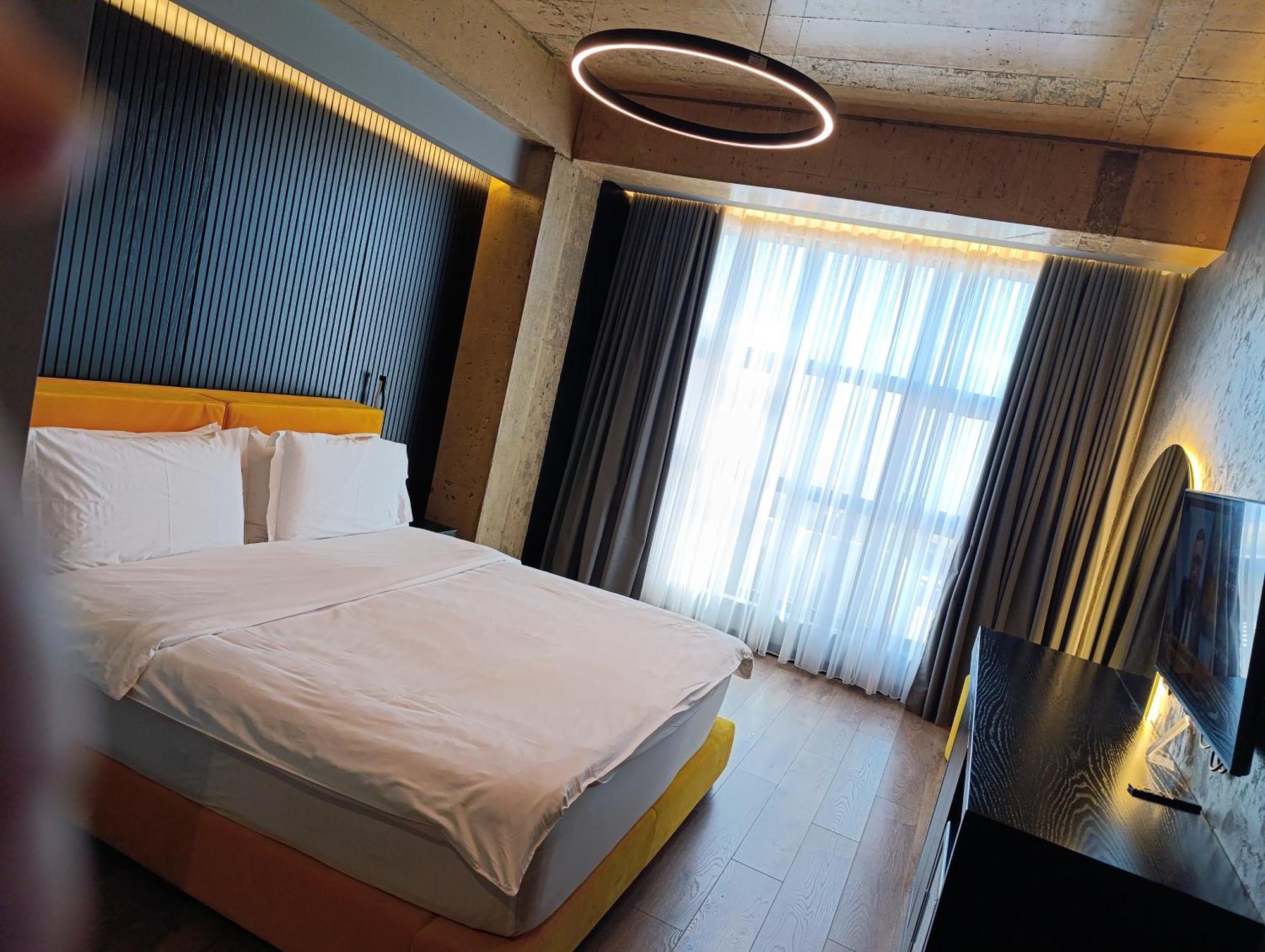 Toka Hotel Restaurant Udenisht Exteriör bild